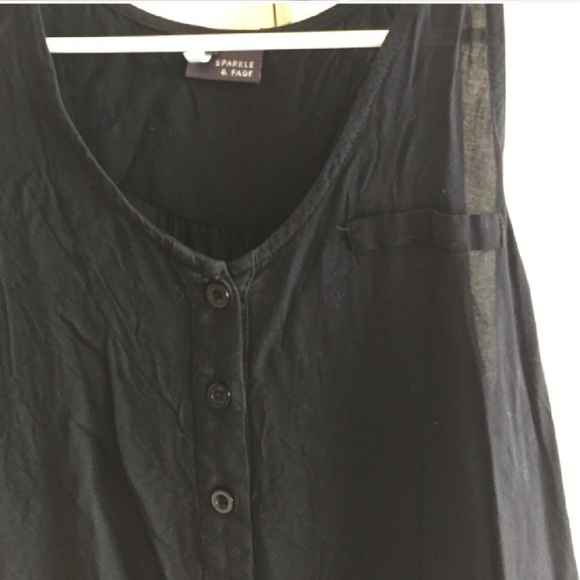 Sparkle and fade black button tank with pocket - Picture 2 of 3